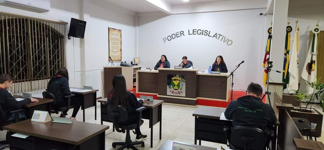 VEREADORES JOVENS 2023 REALIZAM 2ª SESSÃO ORDINÁRIA