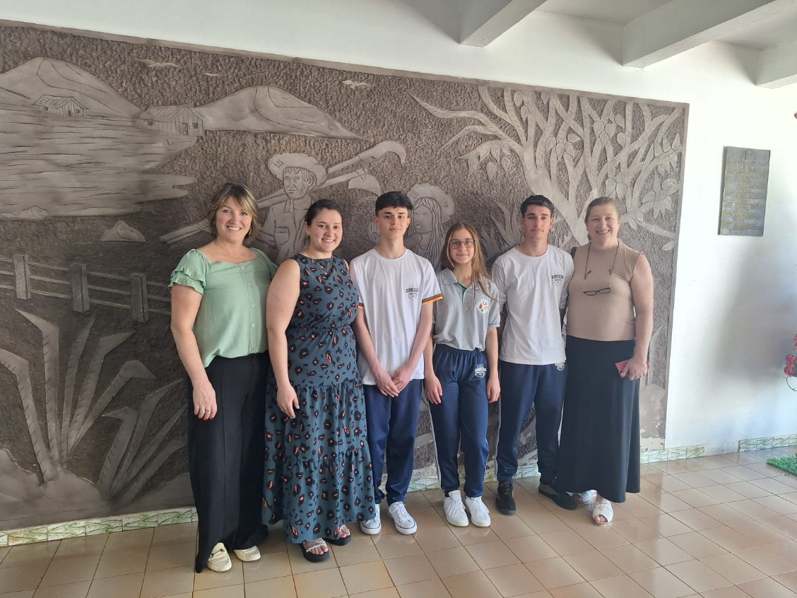 VEREADORES JOVENS VISITAM A SECRETARIA DA ADMINISTRAÇÃO