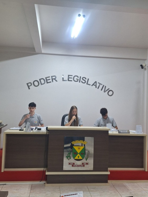 VEREADORES JOVENS 2025 REALIZAM ÚLTIMA SESSÃO ORDINÁRIA